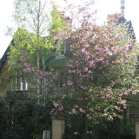 Newhall Glasgow Buitenkant foto