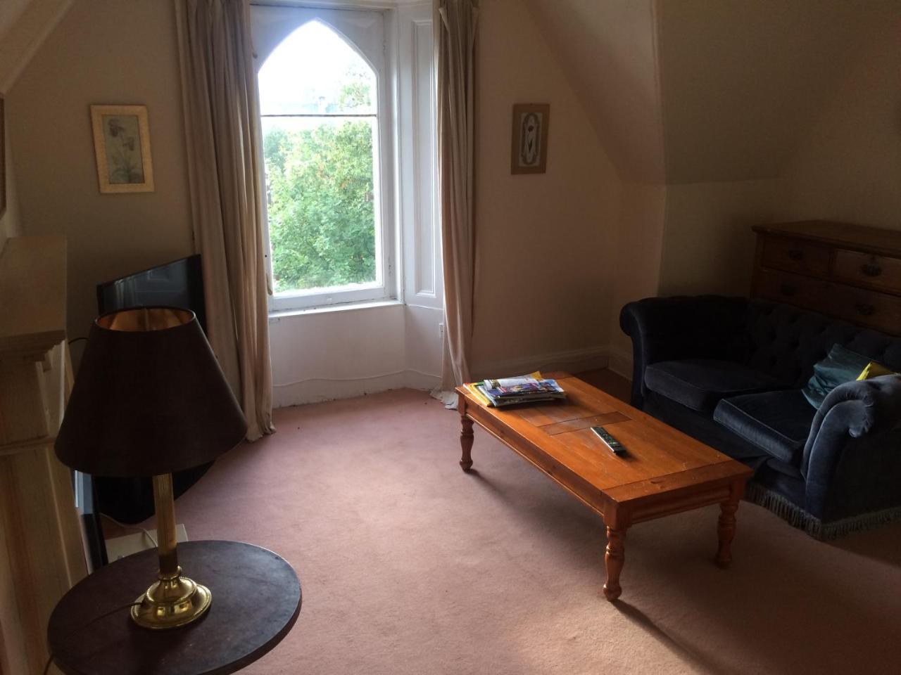 Newhall Glasgow Buitenkant foto